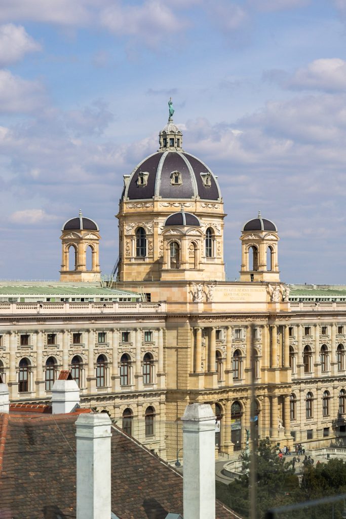 Naturhistorisches Museum in Wien, Blick darauf von der MQ Libelle.